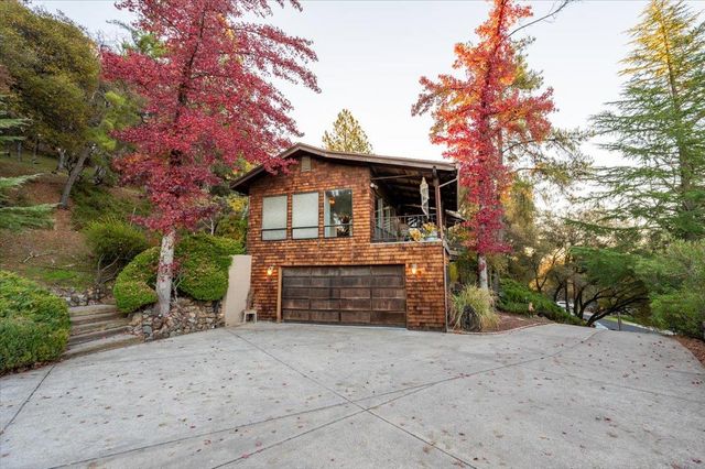 11817 Warbler Way, Penn Valley, CA 95946