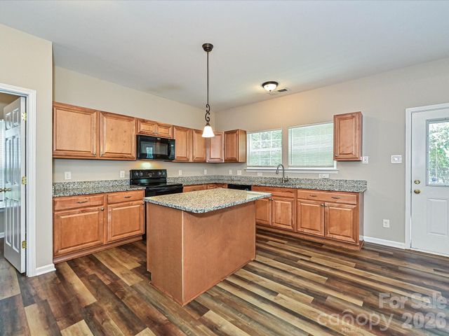 8318 Rockmoor Ridge Road, Charlotte, NC 28215