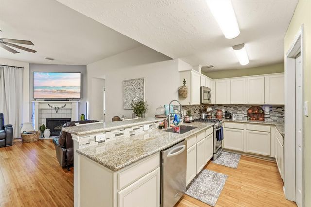 5034 Glenview Drive, La Porte, TX 77571
