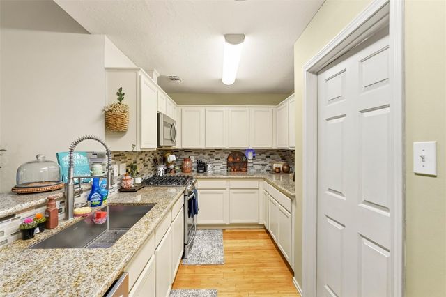 5034 Glenview Drive, La Porte, TX 77571