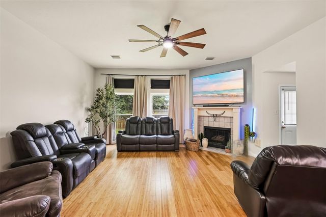 5034 Glenview Drive, La Porte, TX 77571