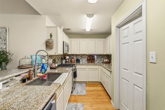 5034 Glenview Drive, La Porte, TX 77571