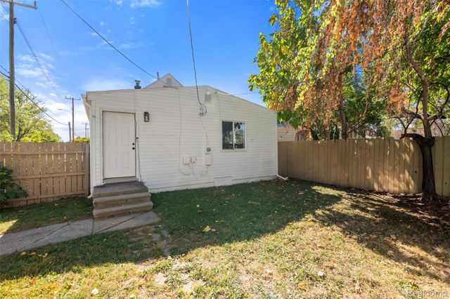 12863 Couwlier Avenue, Warren, MI 48089