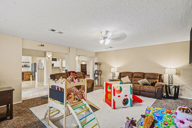 6713 Cambrian Way, Fort Worth, TX 76137