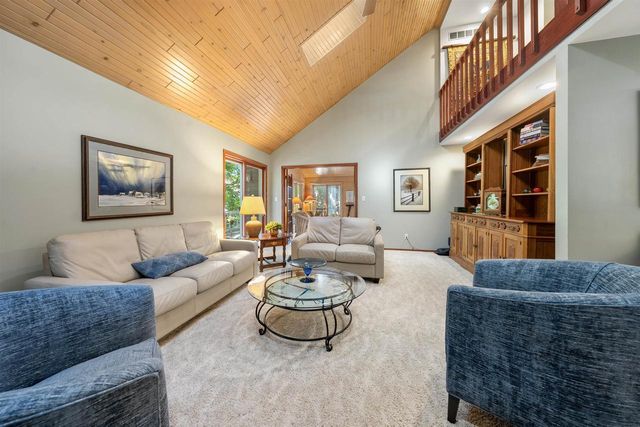 2085 CRESTWOOD SPRINGS DRIVE, Green Bay, WI 54304