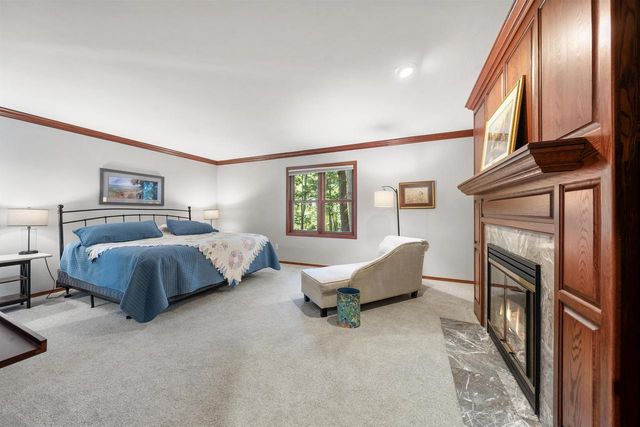 2085 CRESTWOOD SPRINGS DRIVE, Green Bay, WI 54304