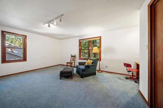 2085 CRESTWOOD SPRINGS DRIVE, Green Bay, WI 54304