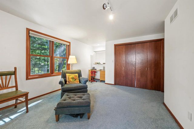 2085 CRESTWOOD SPRINGS DRIVE, Green Bay, WI 54304