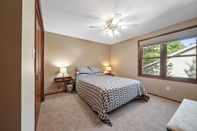 2085 CRESTWOOD SPRINGS DRIVE, Green Bay, WI 54304