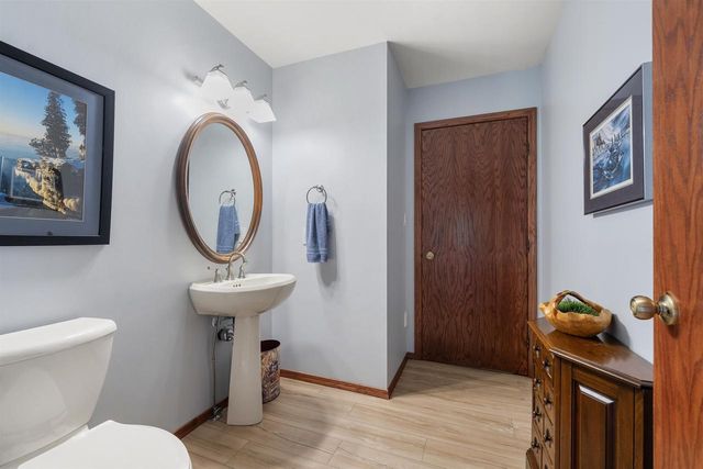 2085 CRESTWOOD SPRINGS DRIVE, Green Bay, WI 54304