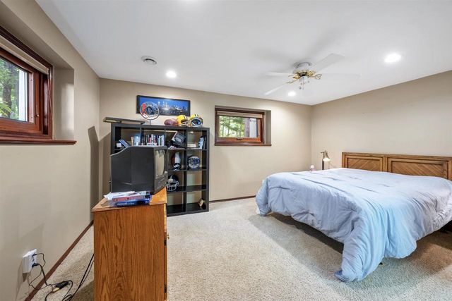 2085 CRESTWOOD SPRINGS DRIVE, Green Bay, WI 54304