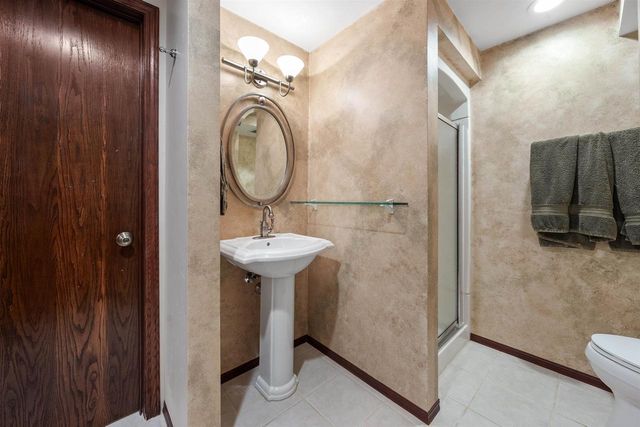 2085 CRESTWOOD SPRINGS DRIVE, Green Bay, WI 54304