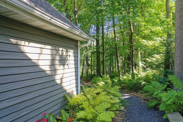 2085 CRESTWOOD SPRINGS DRIVE, Green Bay, WI 54304