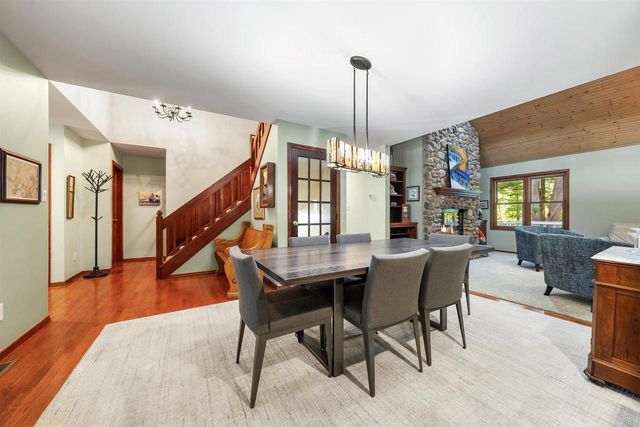 2085 CRESTWOOD SPRINGS DRIVE, Green Bay, WI 54304