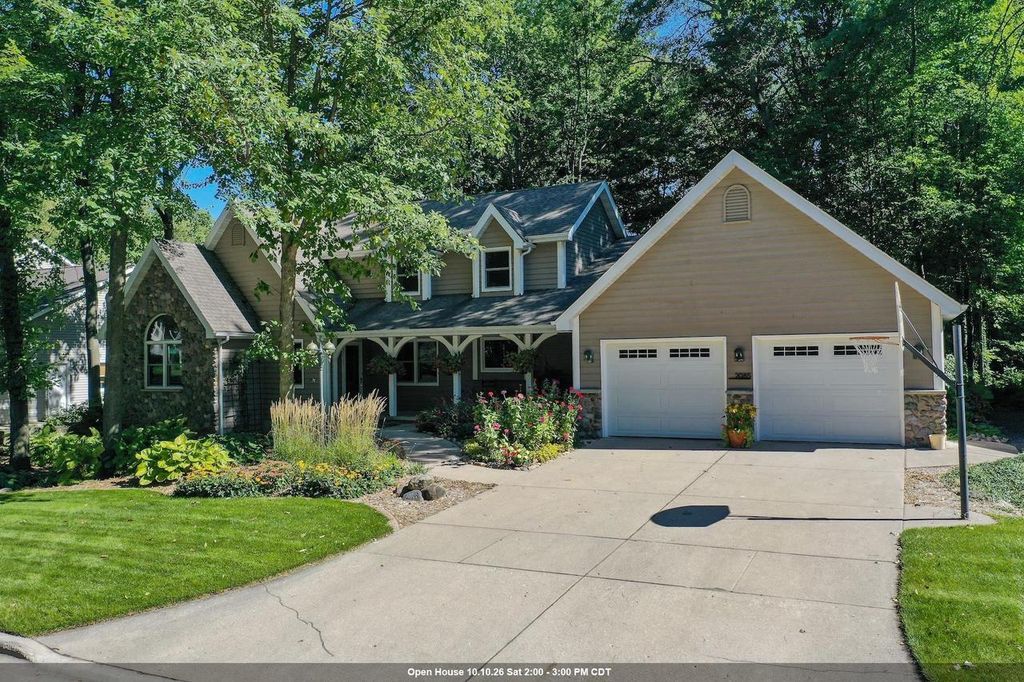 2085 CRESTWOOD SPRINGS DRIVE, Green Bay, WI 54304
