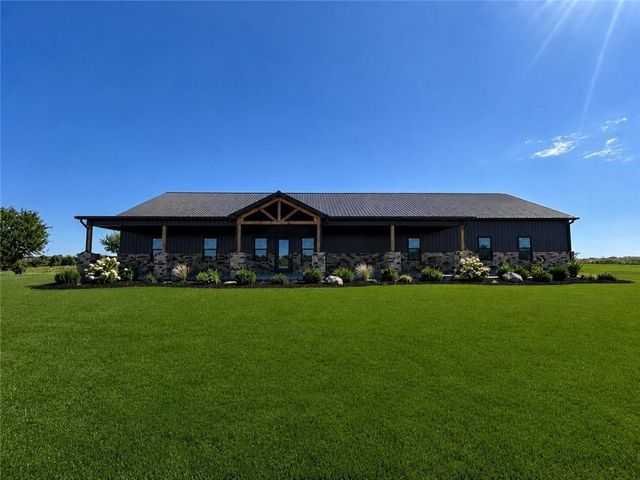 20014 Woodend Road, Linwood, KS 66052