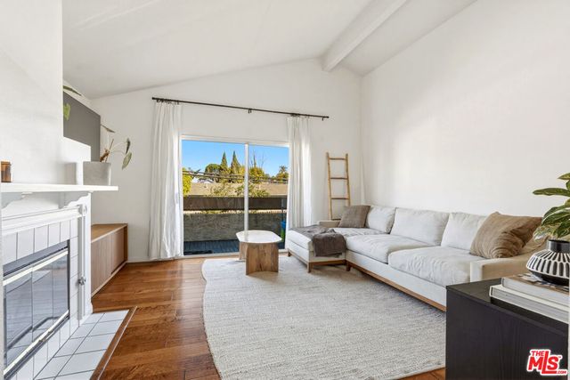 3605 E Anaheim Street 205, Long Beach, CA 90804