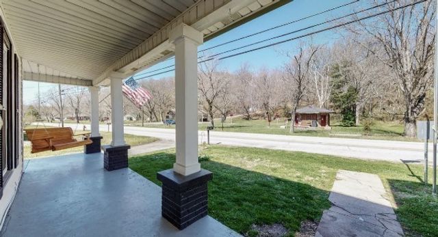 419 E Main St, Red Boiling Springs, TN 37150