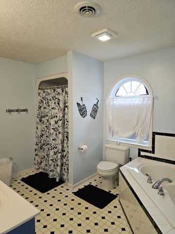 419 E Main St, Red Boiling Springs, TN 37150