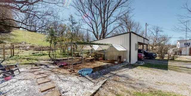 419 E Main St, Red Boiling Springs, TN 37150