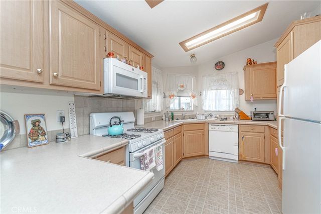 10001 W Frontage 113, South Gate, CA 90280