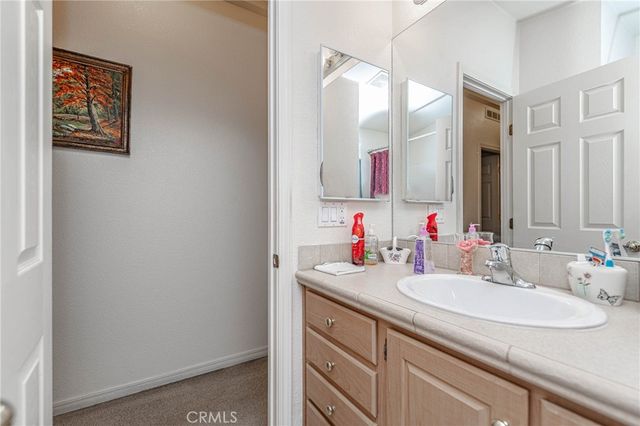 10001 W Frontage 113, South Gate, CA 90280