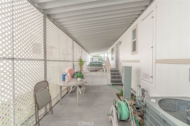 10001 W Frontage 113, South Gate, CA 90280