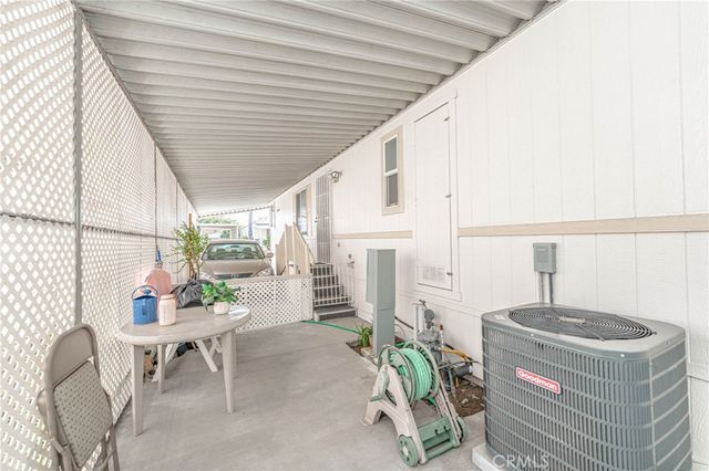 10001 W Frontage 113, South Gate, CA 90280