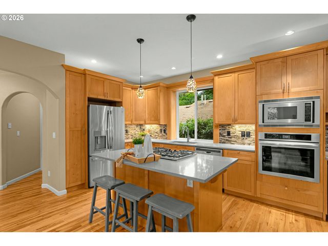 4332 HARVEY Way, Lake Oswego, OR 97035