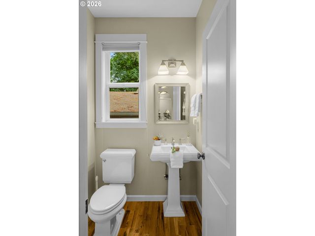 4332 HARVEY Way, Lake Oswego, OR 97035