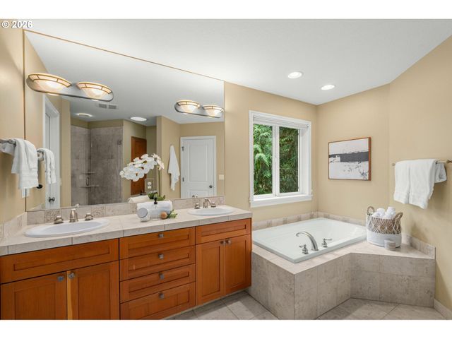 4332 HARVEY Way, Lake Oswego, OR 97035