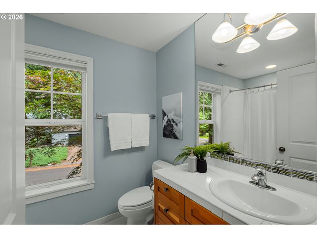 4332 HARVEY Way, Lake Oswego, OR 97035