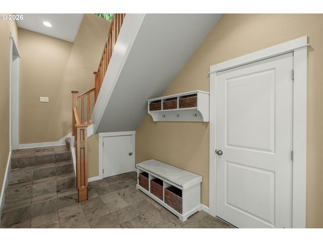 4332 HARVEY Way, Lake Oswego, OR 97035