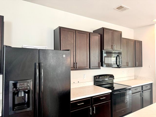 4952 Farm Lake Road, Summerville, SC 29485