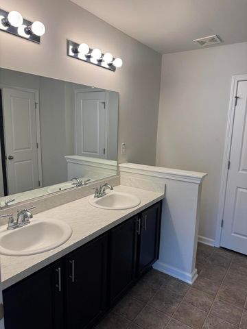 4952 Farm Lake Road, Summerville, SC 29485