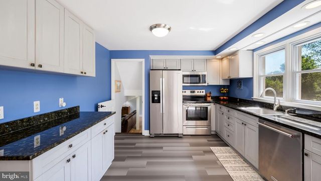 6244 GROVELAND RD, Pipersville, PA 18947