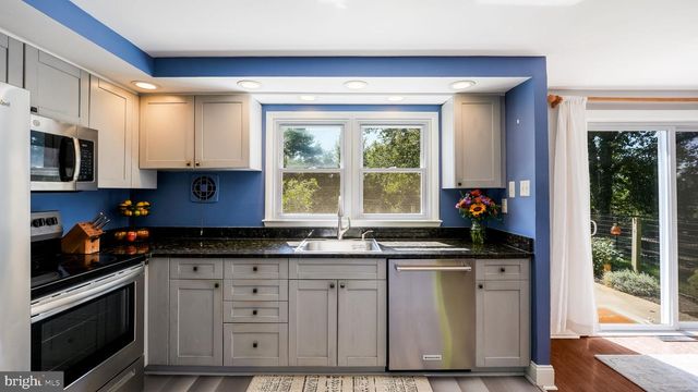 6244 GROVELAND RD, Pipersville, PA 18947