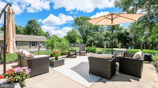 6244 GROVELAND RD, Pipersville, PA 18947