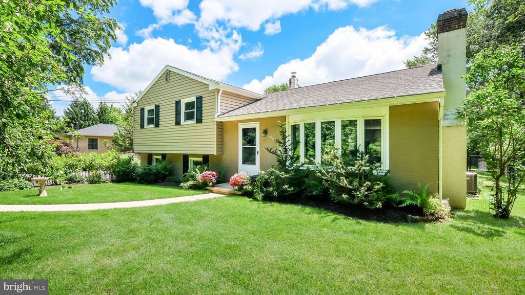 6244 GROVELAND RD, Pipersville, PA 18947
