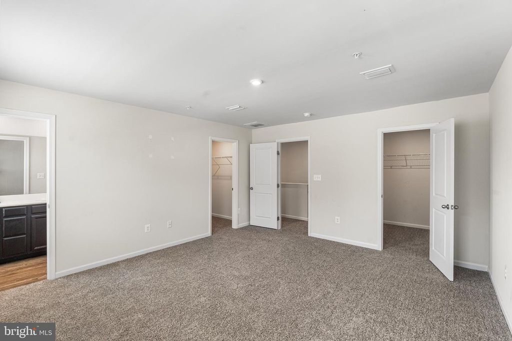 Image 16 of property listing at 33 TILIA DR, Elkton, MD 21921