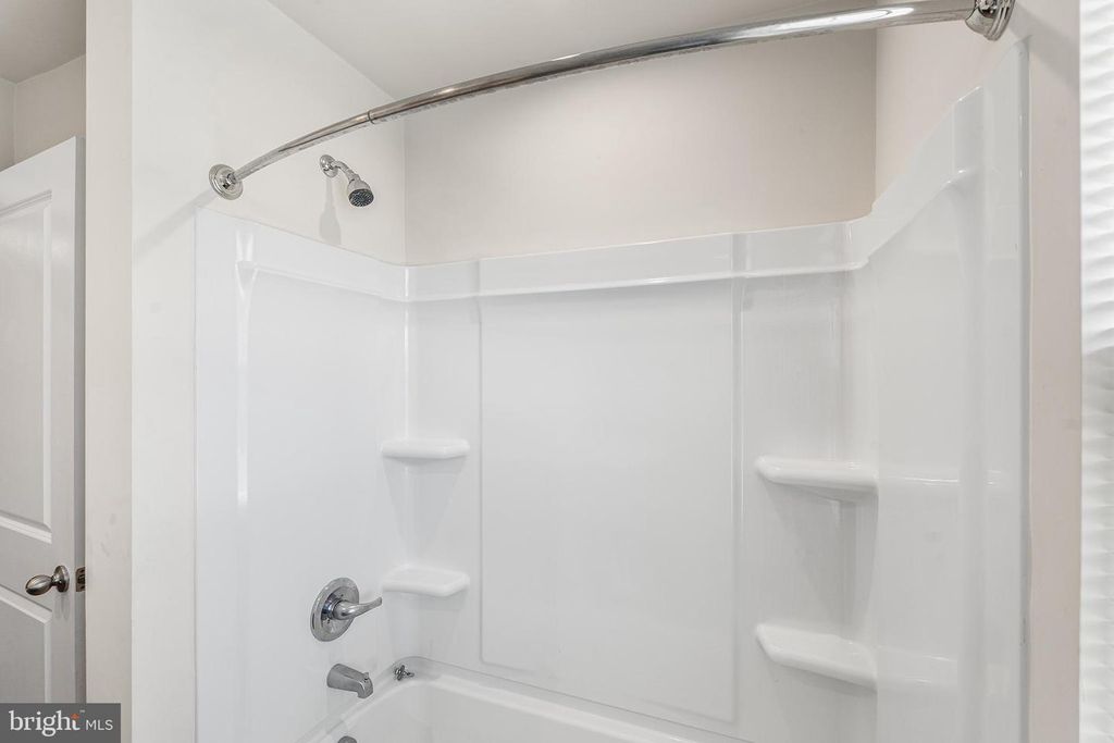 Image 20 of property listing at 33 TILIA DR, Elkton, MD 21921