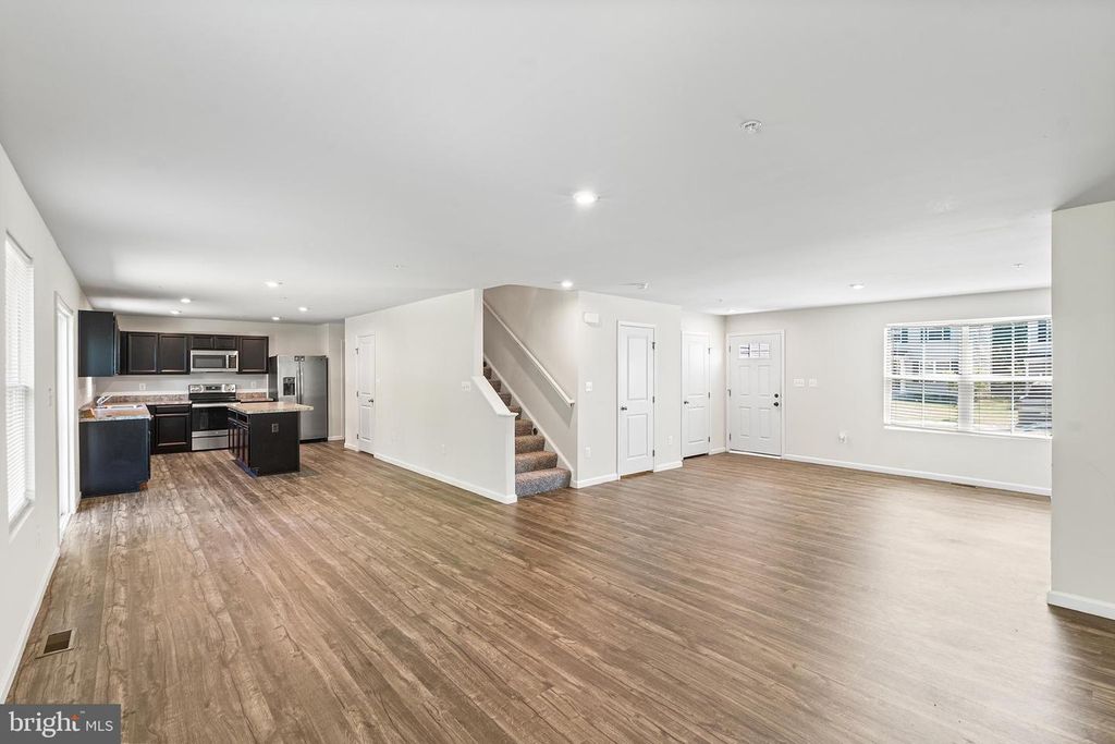 Image 8 of property listing at 33 TILIA DR, Elkton, MD 21921