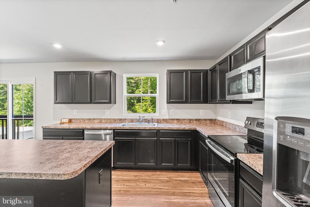 Image 10 of property listing at 33 TILIA DR, Elkton, MD 21921