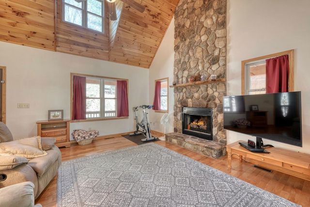 442 Country Springs Lane, Murphy, NC 28906