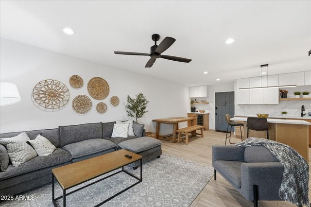 8649 E ROYAL PALM Road 239, Scottsdale, AZ 85258