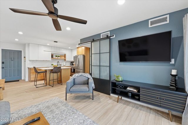 8649 E ROYAL PALM Road 239, Scottsdale, AZ 85258