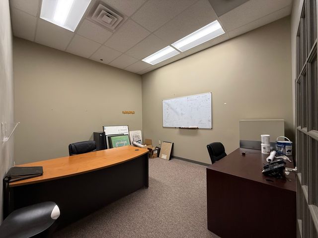 2660 E 53RD Street 2, Davenport, IA 52807