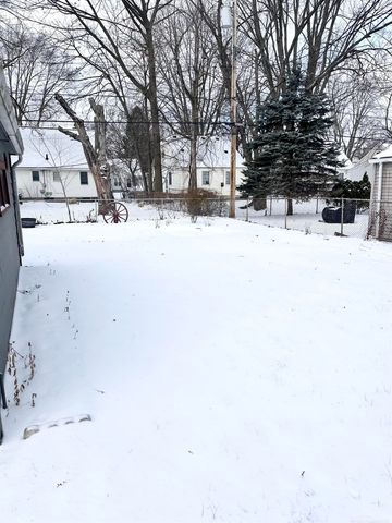 421 N Edgeworth Avenue, Royal Oak, MI 48067