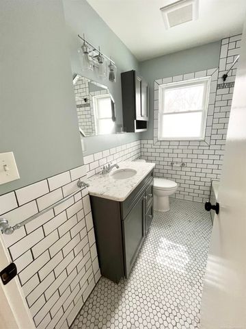 421 N Edgeworth Avenue, Royal Oak, MI 48067