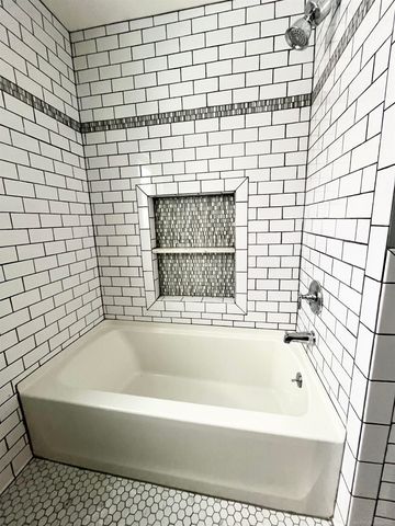 421 N Edgeworth Avenue, Royal Oak, MI 48067